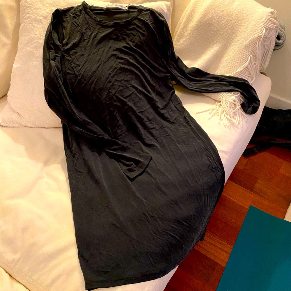 Lycra Mid-Thigh Shirt with Cold-Shoulder Slits